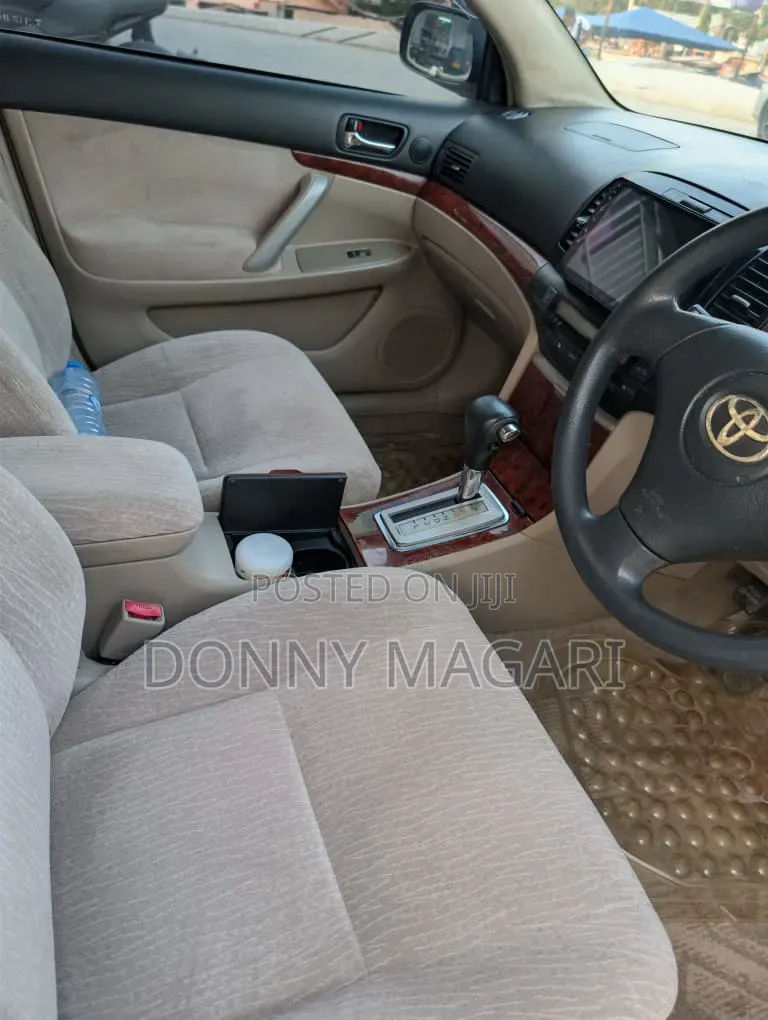 Toyota Premio 2005 Silver
