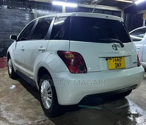 Toyota IST 2005 White