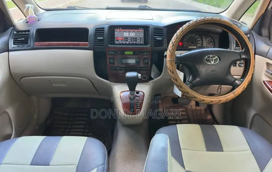 Toyota Corolla Spacio 2004 Silver