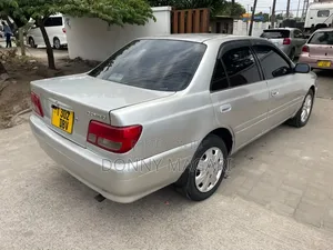 Toyota Carina 2000 Silver