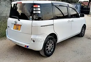 Toyota Sienta 1.5 FWD 2005 White