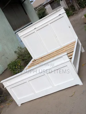 White Kitanda Cha Mbai