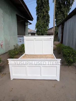 White Kitanda Cha Mbai