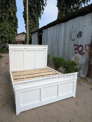 White Kitanda Cha Mbai