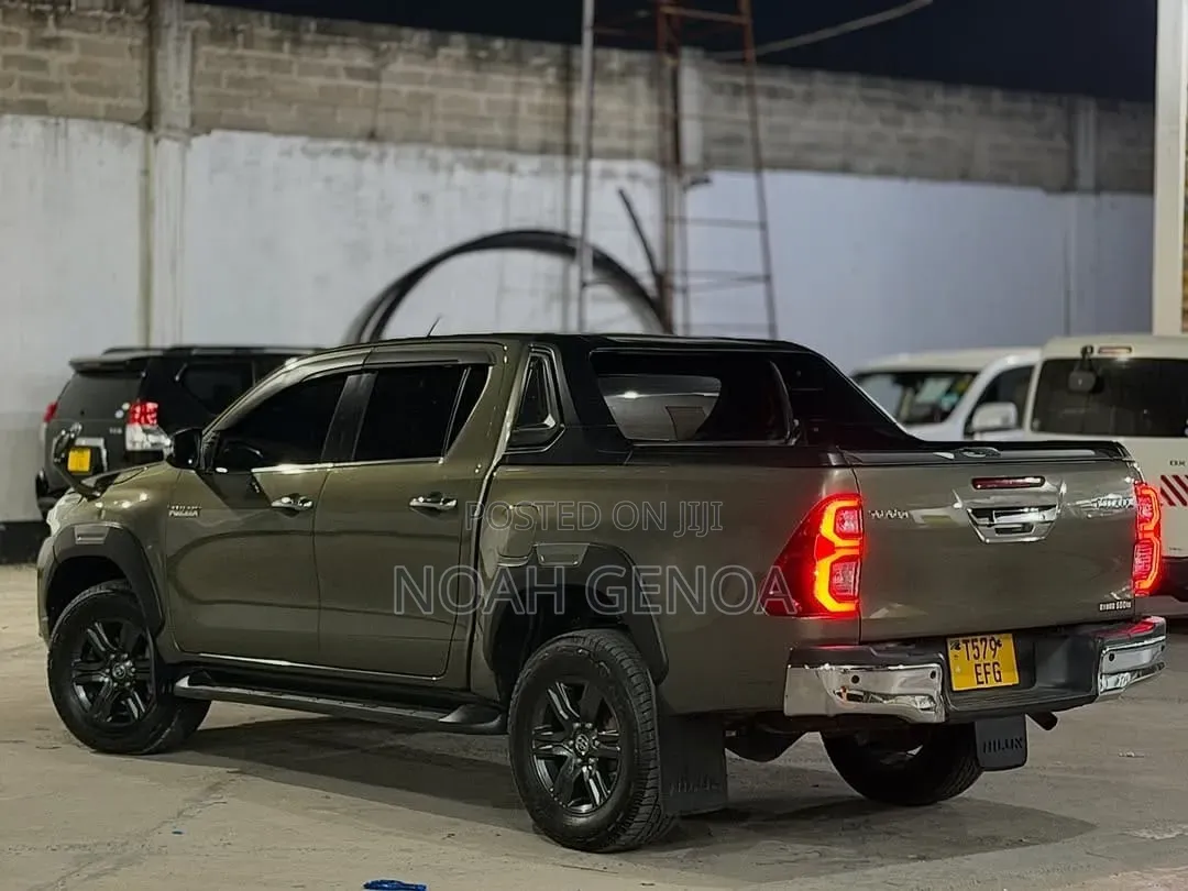 Toyota Hilux 2021 Teal
