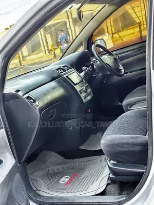 Toyota Ipsum 2006 Silver