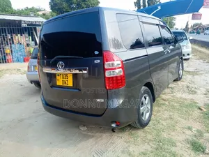 Toyota Noah 2008 Gray
