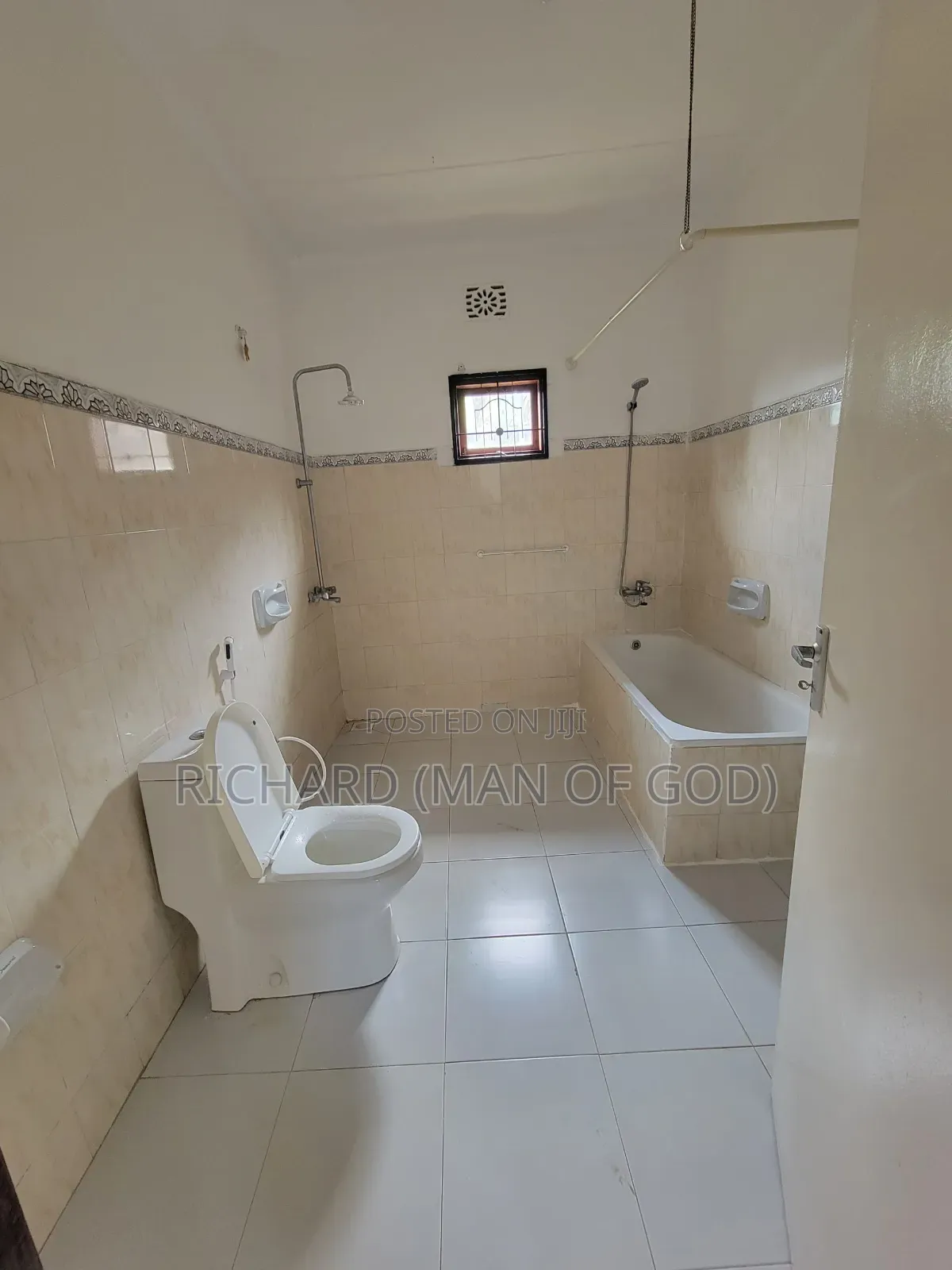 4bdrm House in Central Business Area for rent