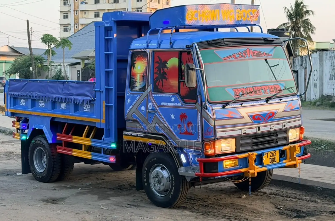 Toyota Fuso Tipper