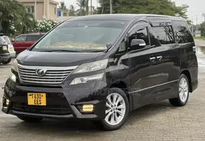 Toyota Vellfire 2009 Maroon
