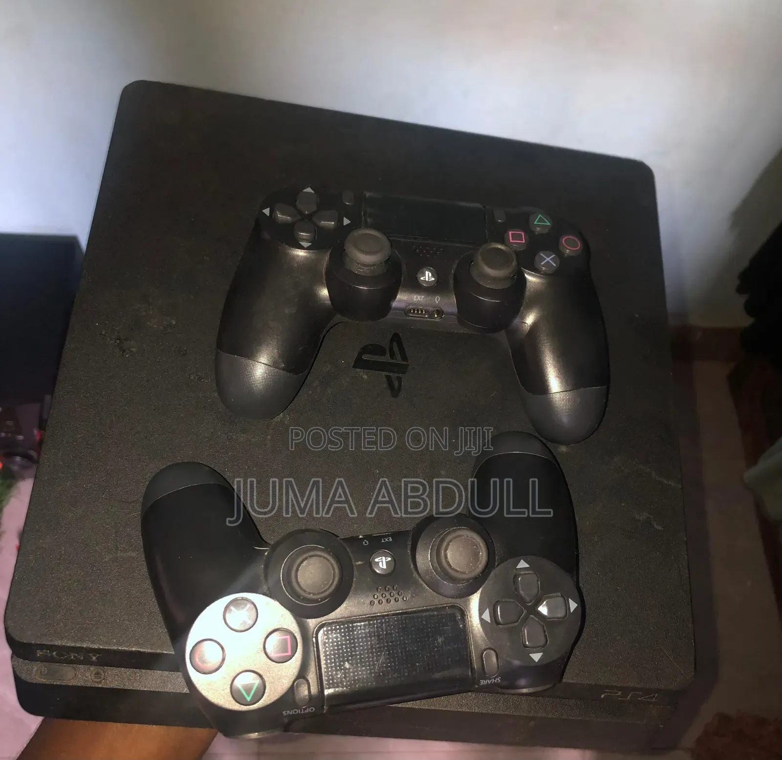Ps4 Game Slim With Two Pad and 7 Game Inside Urithi Uwo Njoo Zako