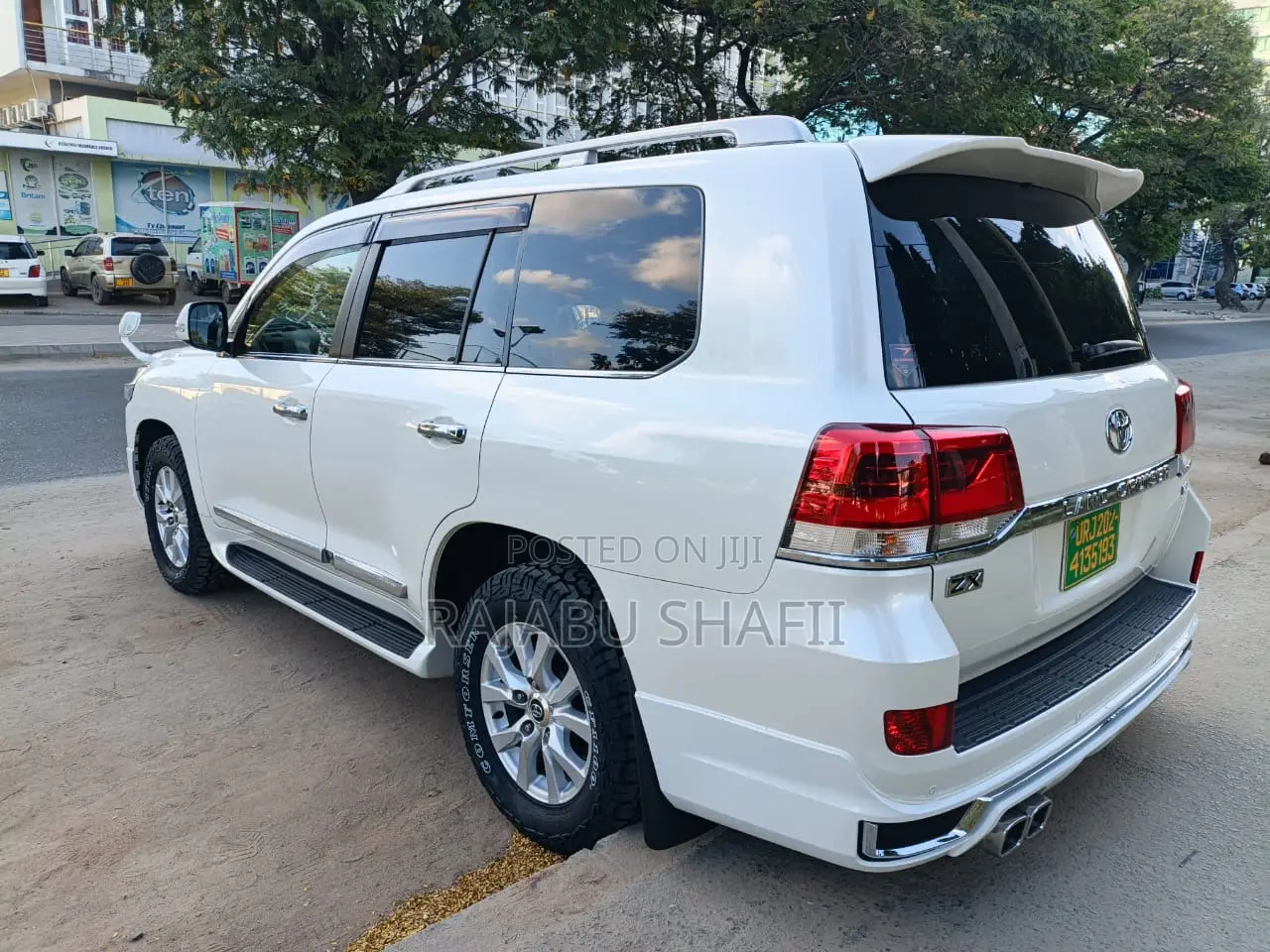 Toyota Land Cruiser 4.6 V8 ZX 2018 White