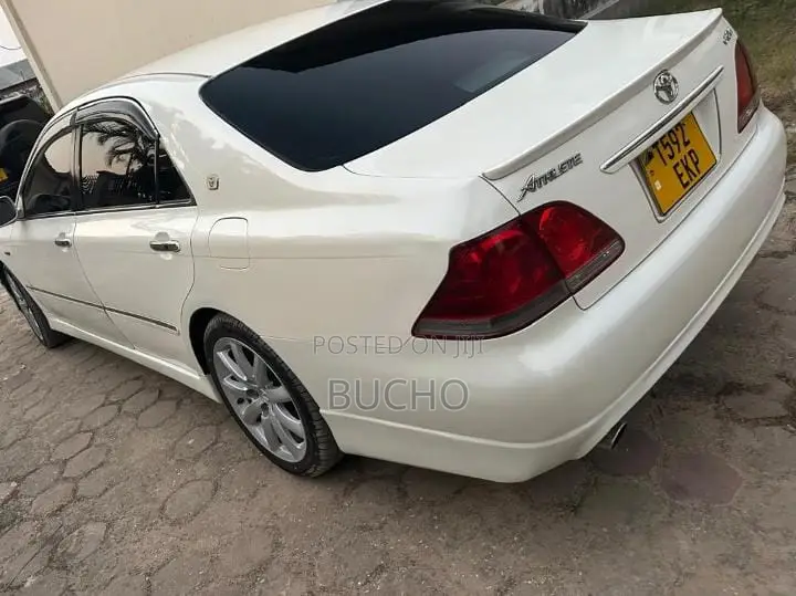 Toyota Crown 2007 White