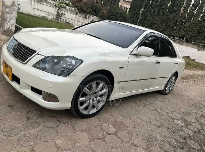 Toyota Crown 2007 White