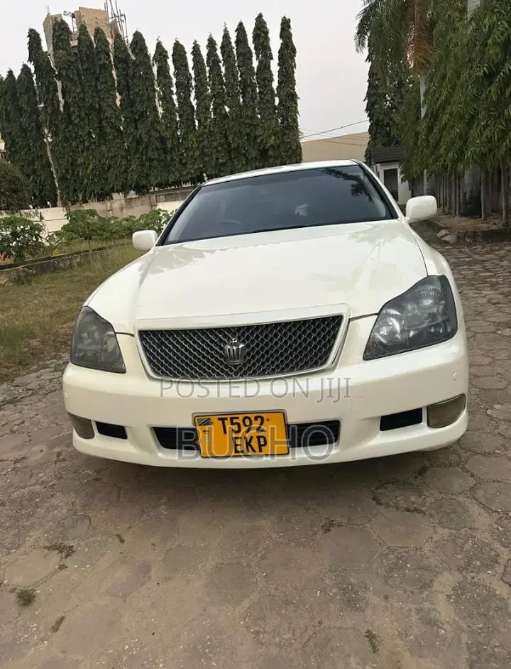 Toyota Crown 2007 White
