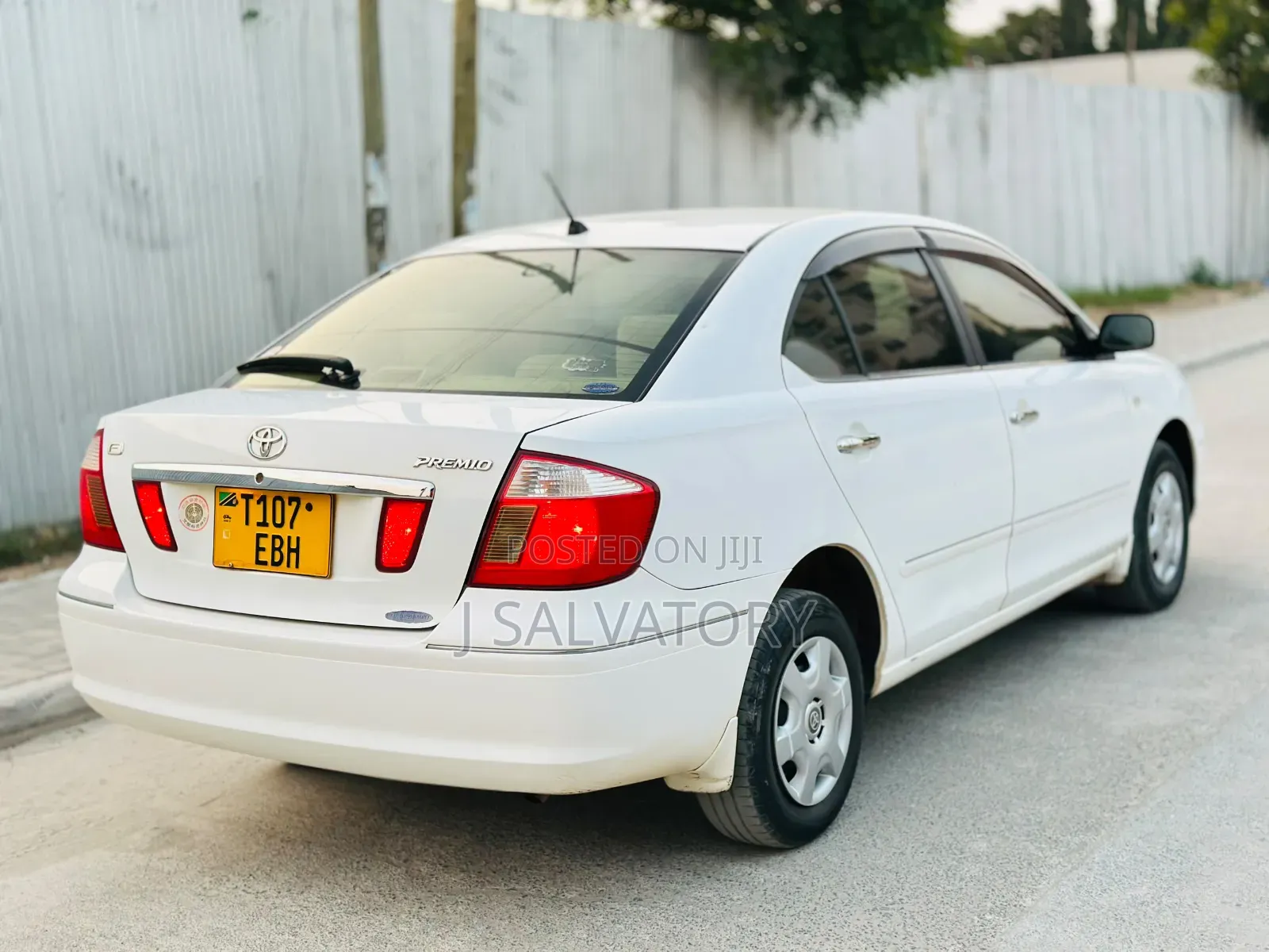 Toyota Premio 2005 White