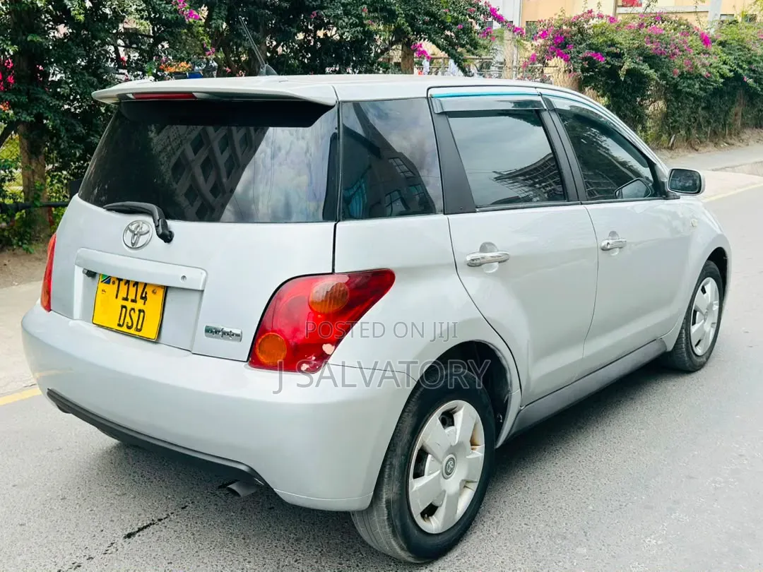 Toyota IST 2005 Silver