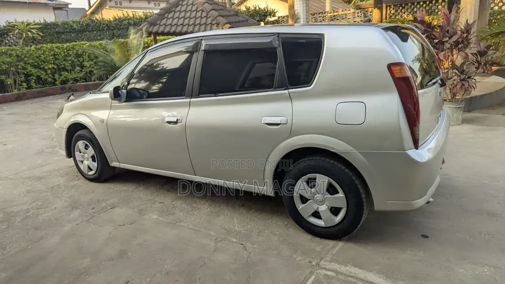 Toyota Opa 2005 Silver