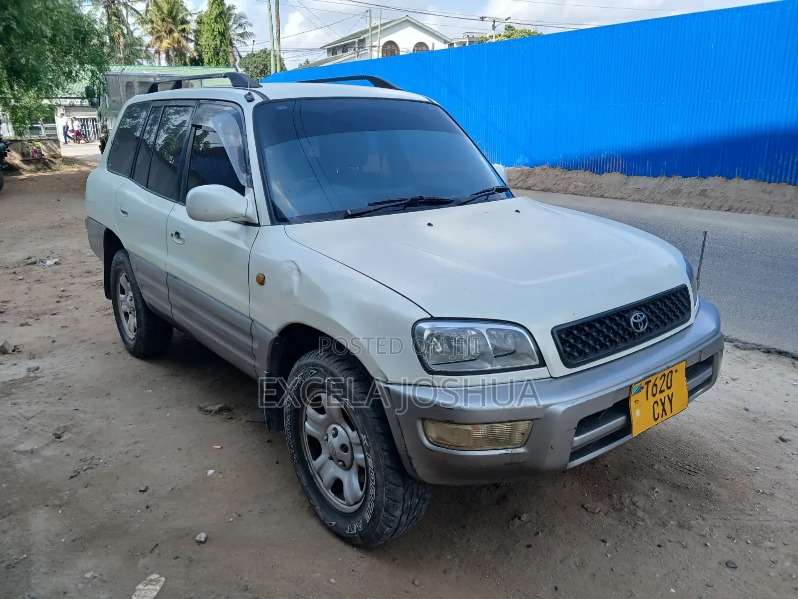 Toyota RAV4 1999 White