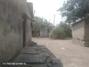 Eneo La Kibiashara Sqmita 900 Linauzwa Ukonga Mazizini.