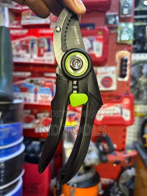 Small Garden Pruning Shear