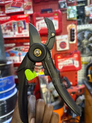 Small Garden Pruning Shear