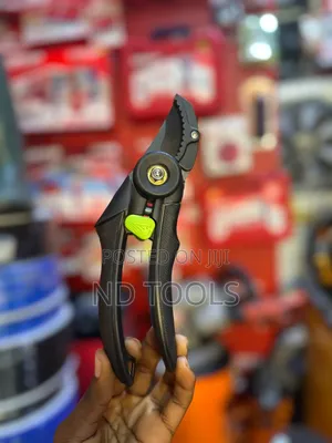 Small Garden Pruning Shear