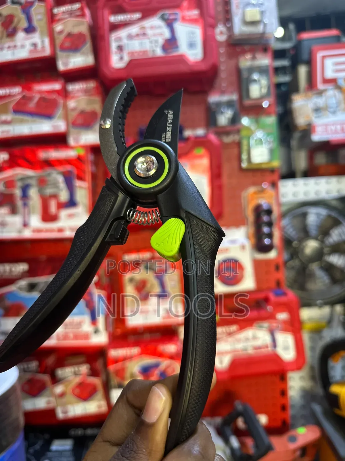 Small Garden Pruning Shear