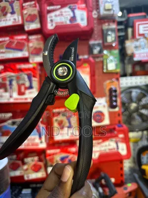 Small Garden Pruning Shear