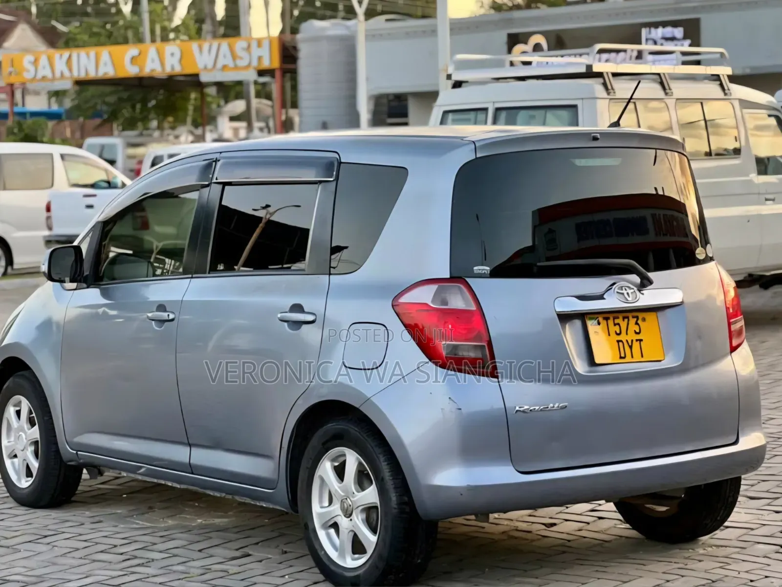 Toyota Ractis 2005
