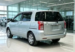 Toyota Raum 2007 Silver