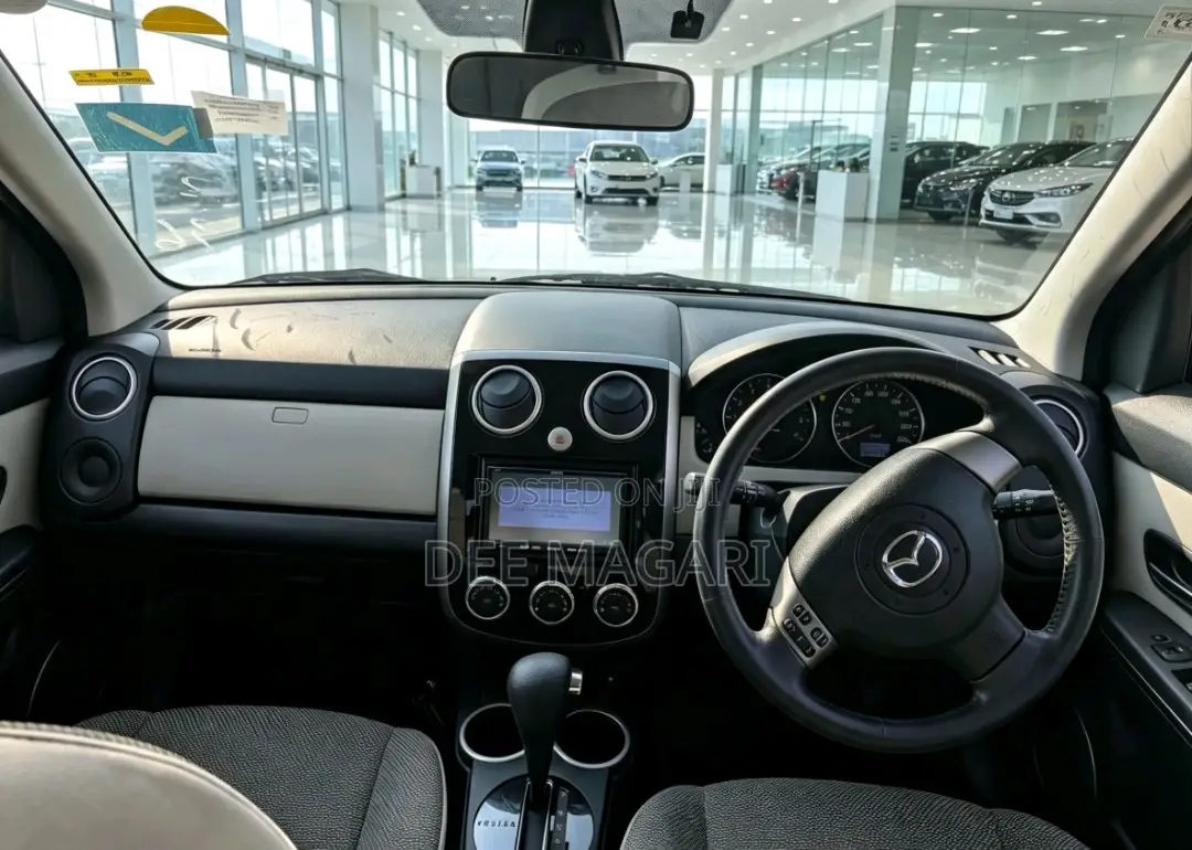 Mazda Verisa 2012 Red