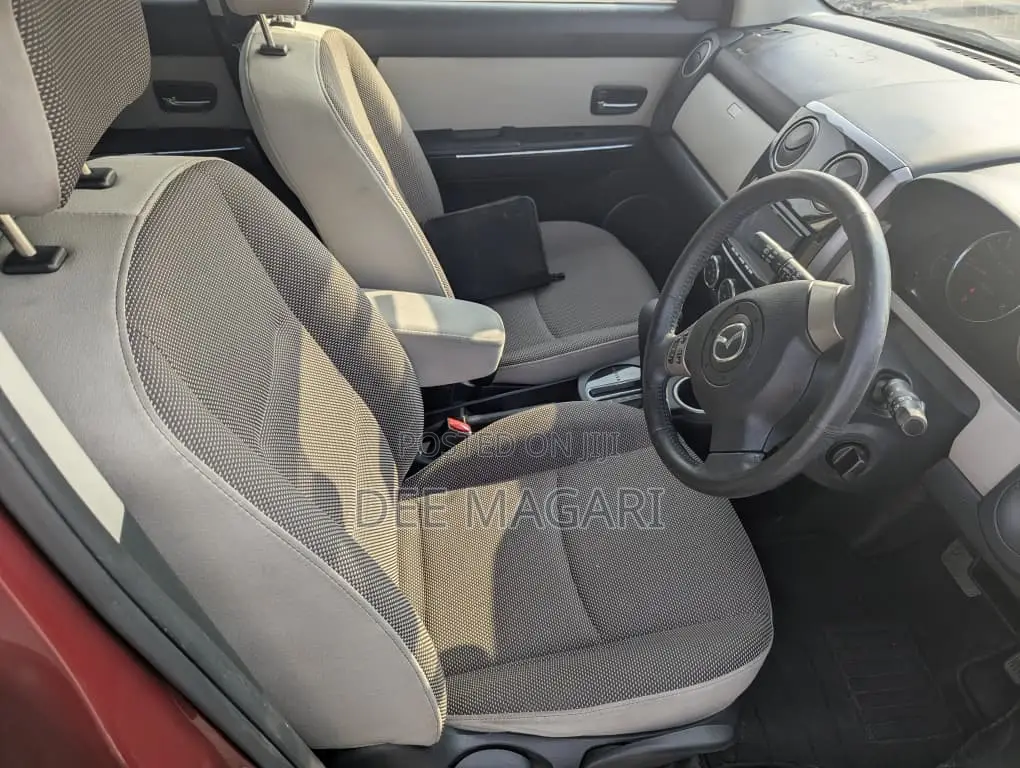 Mazda Verisa 2012 Red