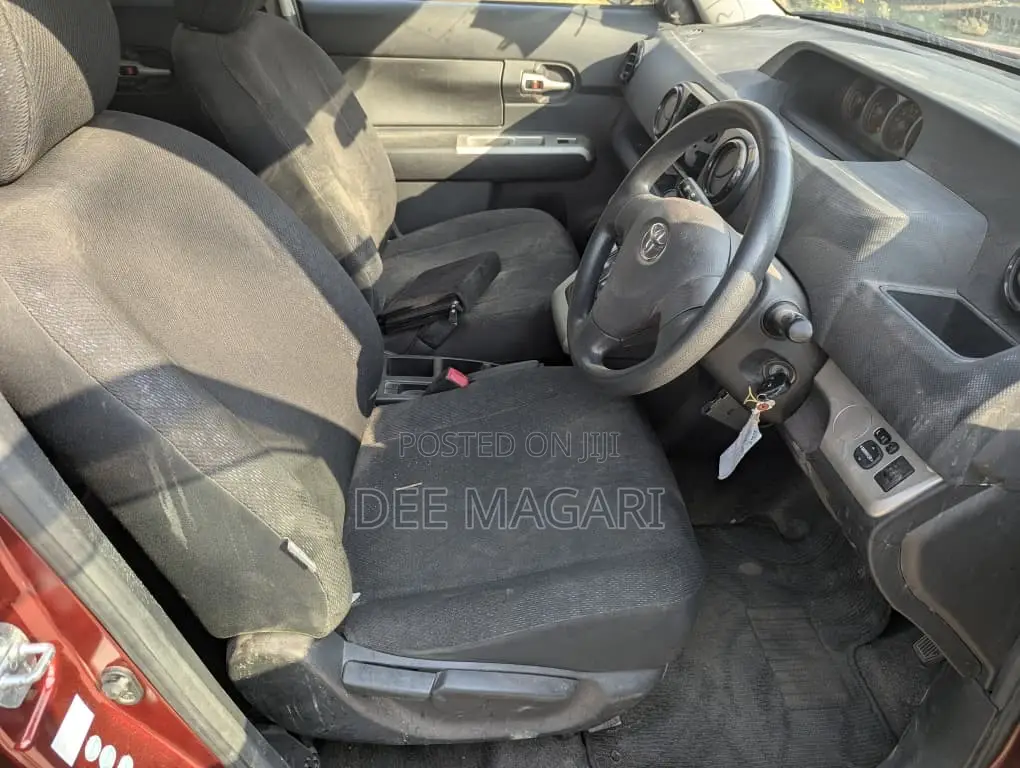 Toyota Corolla Rumion 2008 Maroon