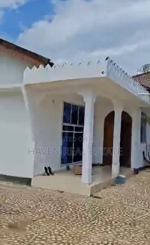 3bdrm House in Mjini for rent