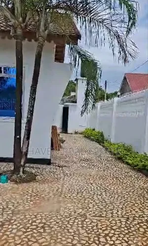 3bdrm House in Mjini for rent
