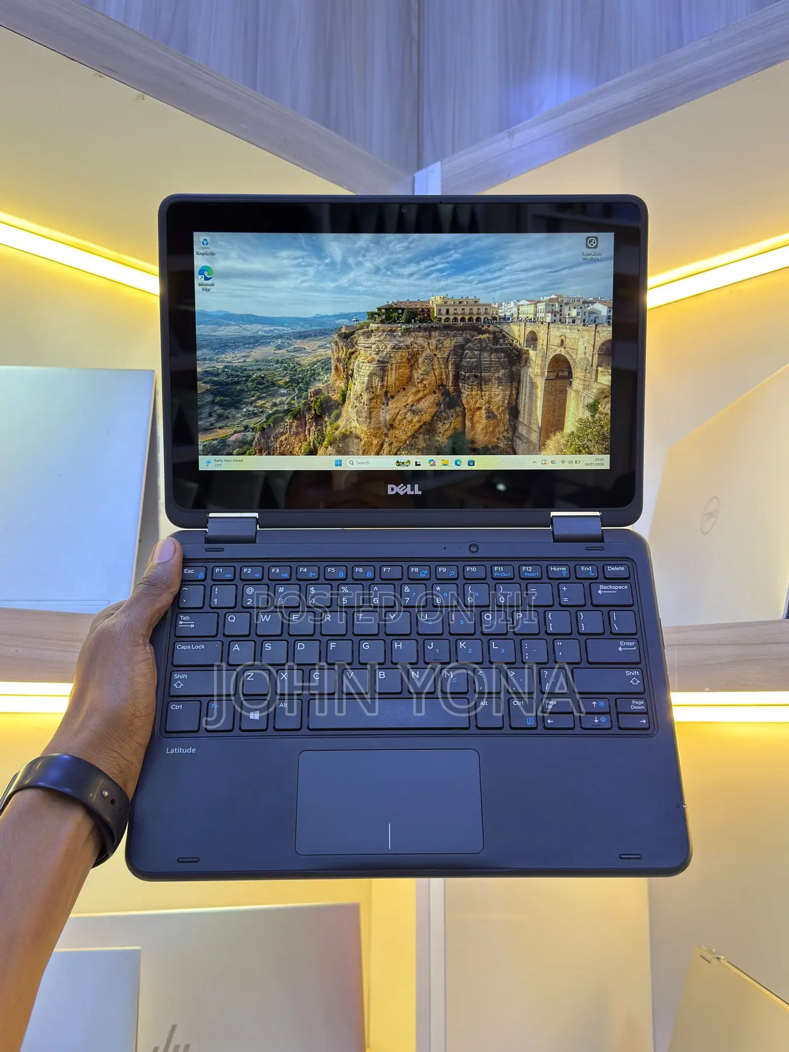 New Laptop Dell Latitude 3190 2-in-1 4GB Intel Pentium SSD 128GB