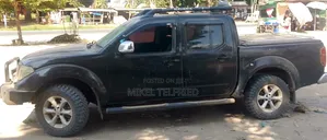 Nissan Navara 2013 Black