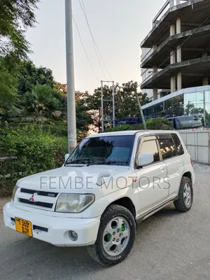 Mitsubishi Pajero 2005 White