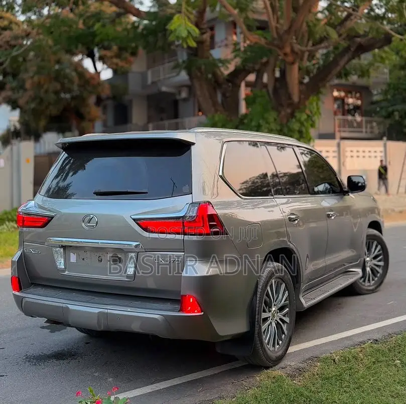 Lexus LX 570 AWD 2019 Gray