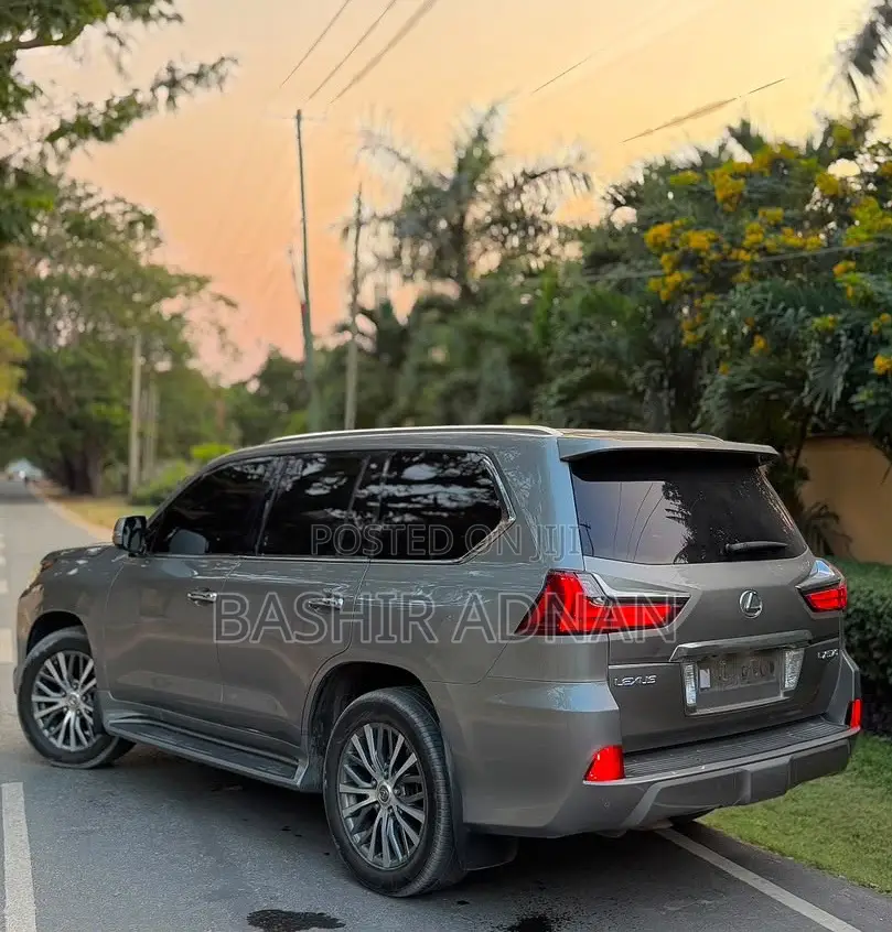 Lexus LX 570 AWD 2019 Gray