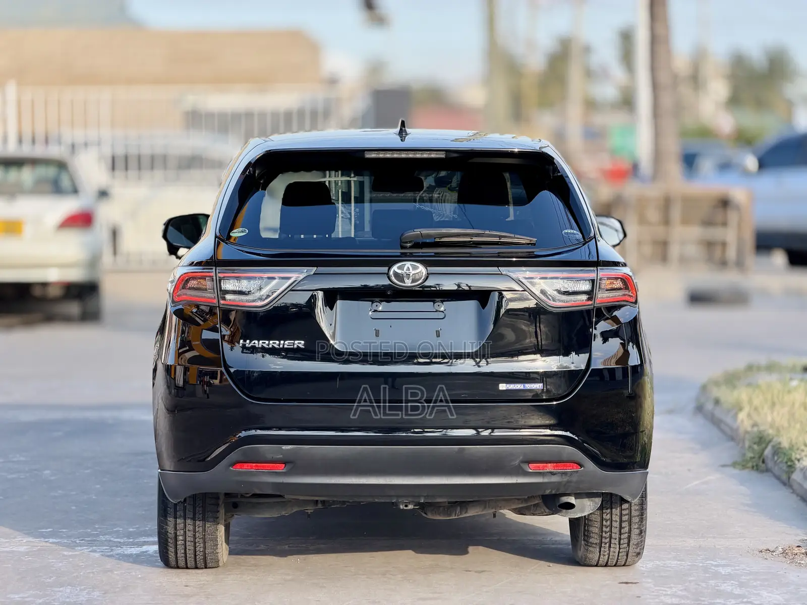 Toyota Harrier 2.0 2015 Black