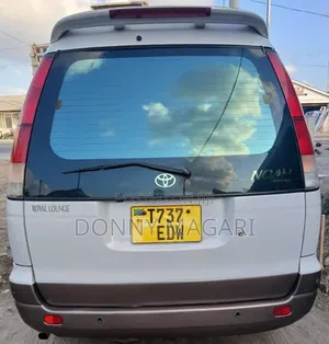 Toyota Noah 2005 Silver