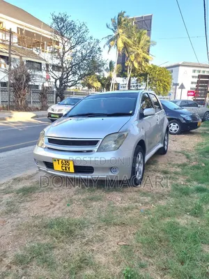 Toyota IST 2005 Silver