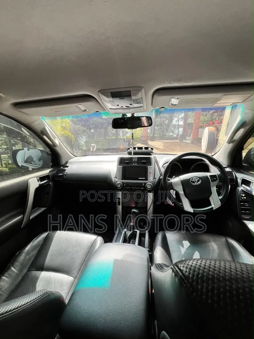 Toyota Land Cruiser Prado 2010 Black