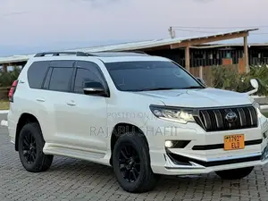 Toyota Land Cruiser Prado 2.7 2022 White