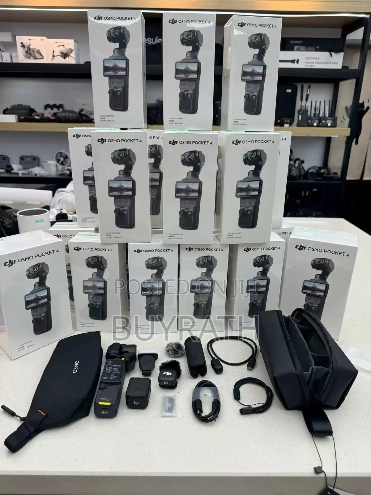 DJI Osmo Pocket 4 (Standard Combo)