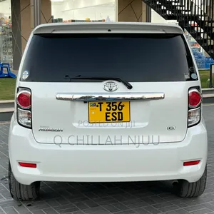 Toyota Corolla Rumion 2007 White