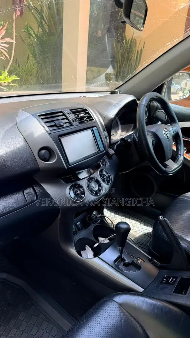 Toyota Vanguard 2010