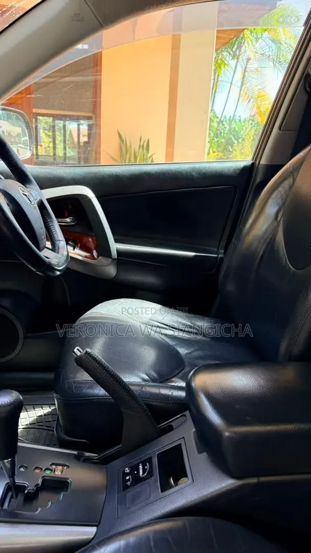 Toyota Vanguard 2010